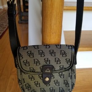 Dooney & Bourke, Crossbody
